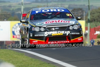 Bathurst 1000, 2004 -  Photographer Marshall Cass - Code 04-MC-B04-489