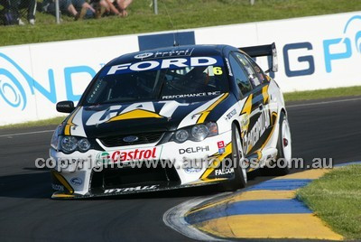 Bathurst 1000, 2004 -  Photographer Marshall Cass - Code 04-MC-B04-537