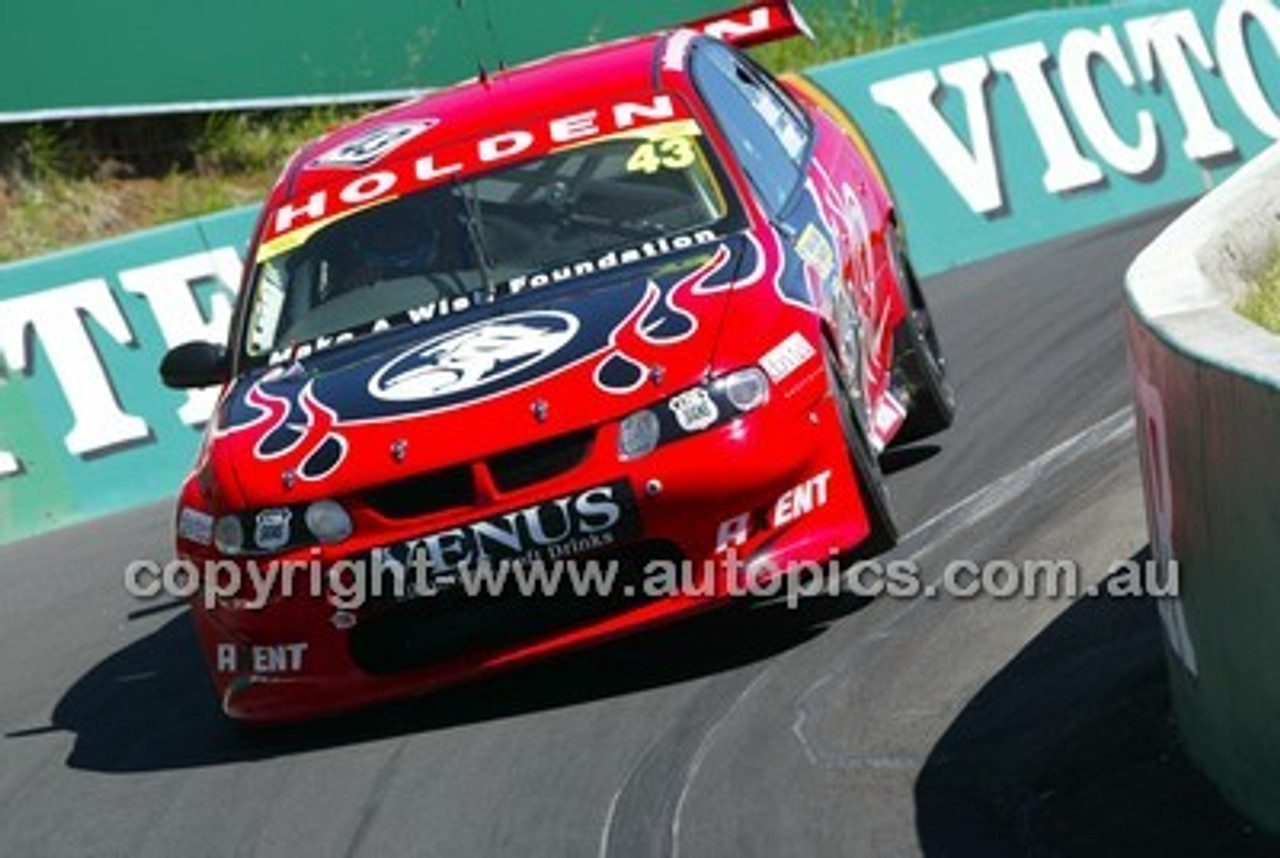 Bathurst 1000, 2004 -  Photographer Marshall Cass - Code 04-MC-B04-625