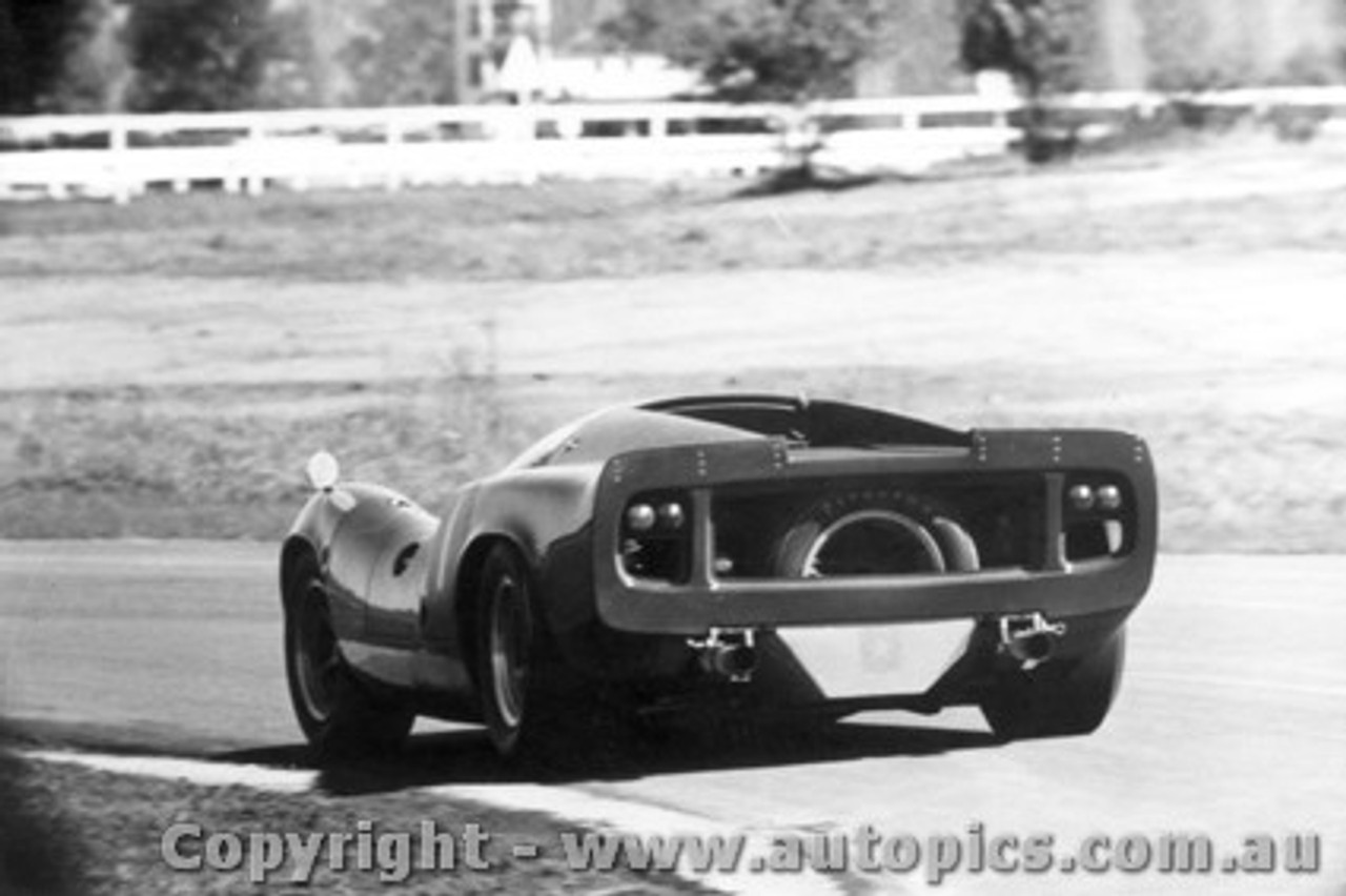 67416  -  Paul Hawkins  -  Lola T70 MK3 Coupe  - Warwick Farm 1967