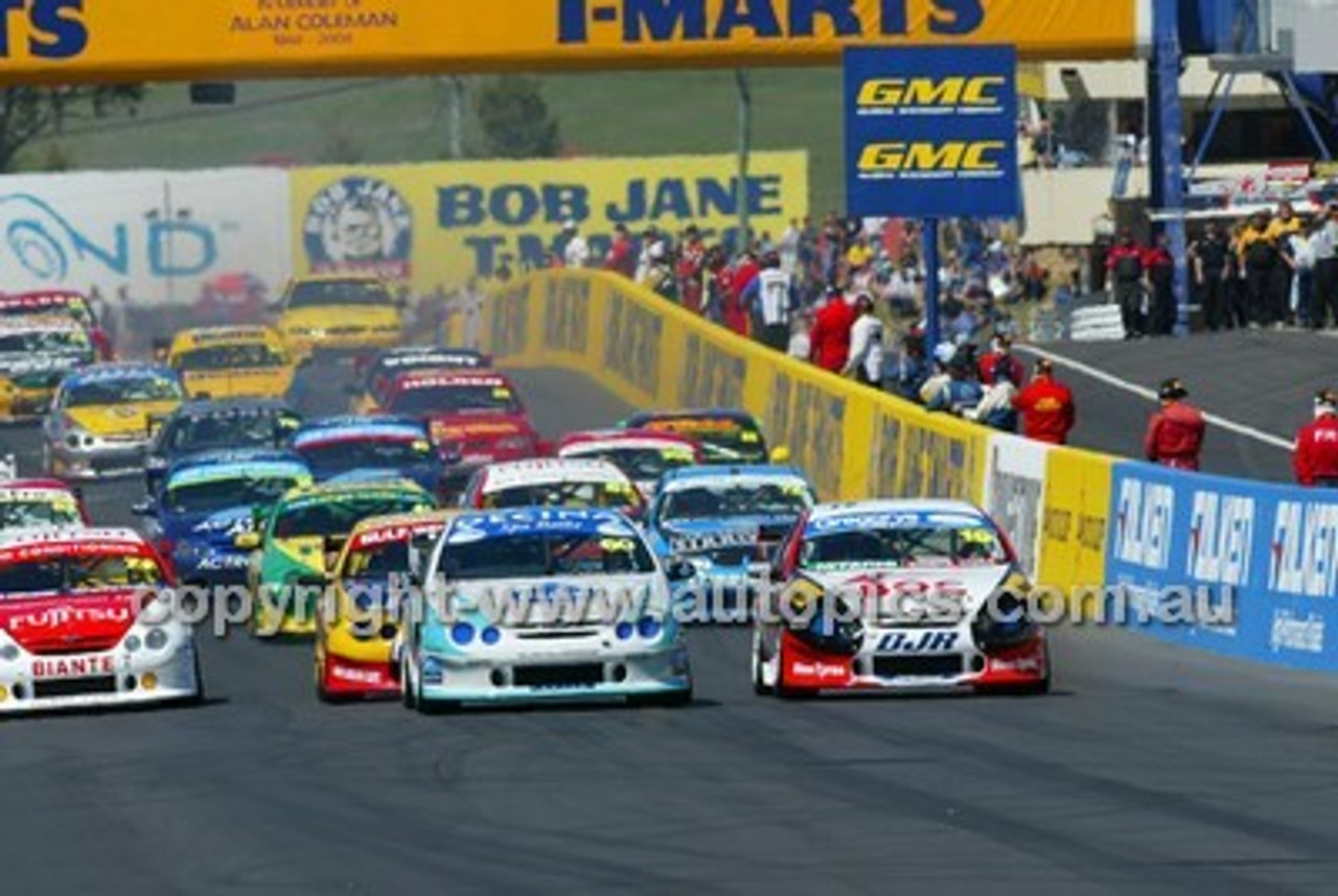 Bathurst 1000, 2004 -  Photographer Marshall Cass - Code 04-MC-B04-751