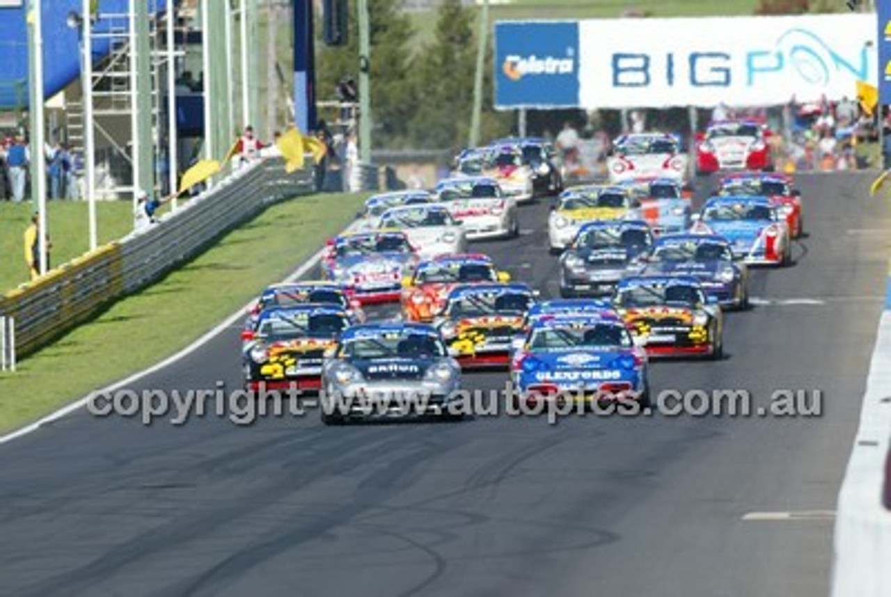 Bathurst 1000, 2004 -  Photographer Marshall Cass - Code 04-MC-B04-800
