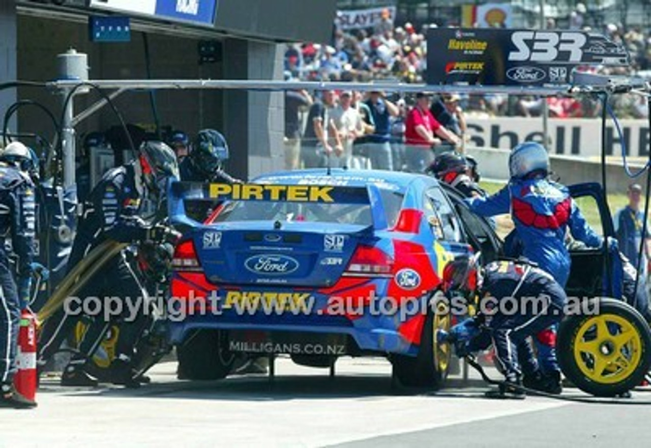 Bathurst 1000, 2004 -  Photographer Marshall Cass - Code 04-MC-B04-924