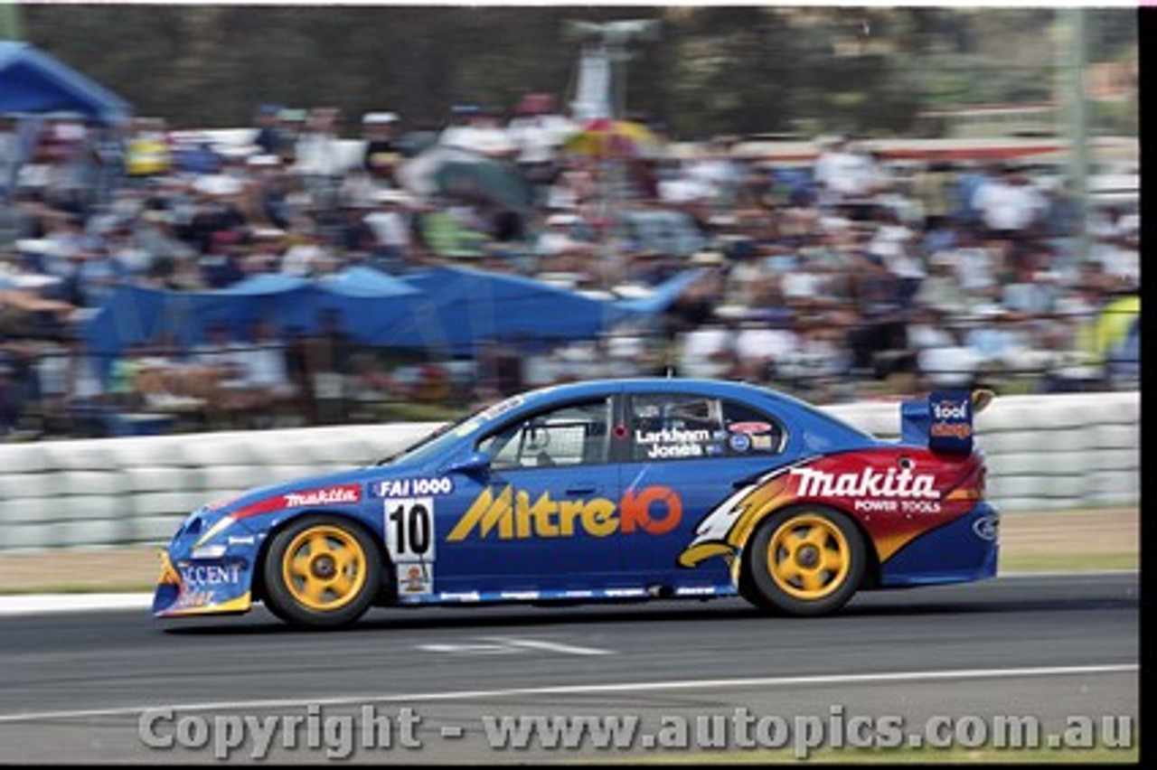 Bathurst FIA 1000 15th November 1999 - Photographer Marshall Cass - Code MC-B99-371