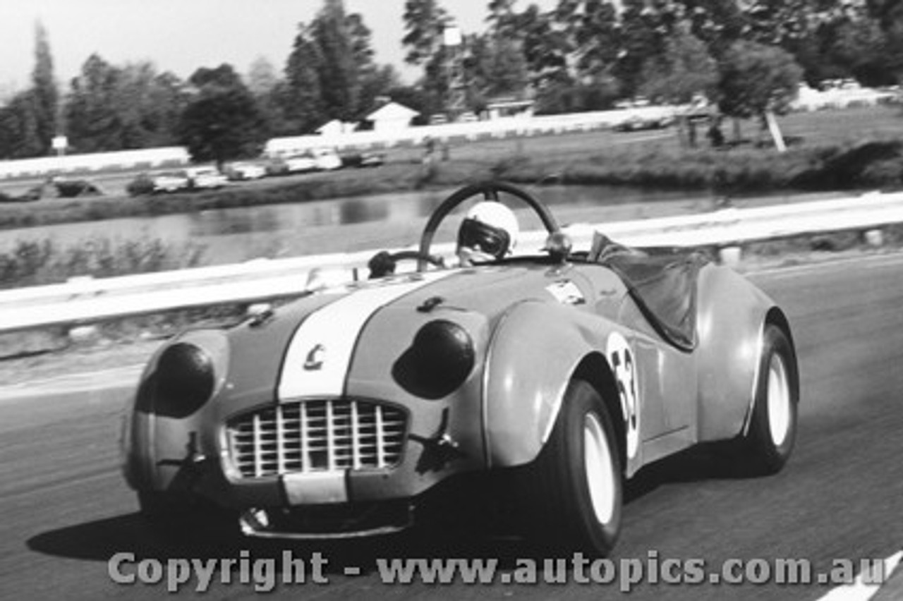 70427  -  Bob Cox - Triumph TR3  -  Warwick Farm 1970