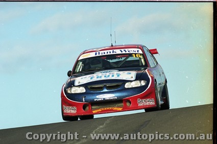 Bathurst FIA 1000 15th November 1999 - Photographer Marshall Cass - Code MC-B99-1008