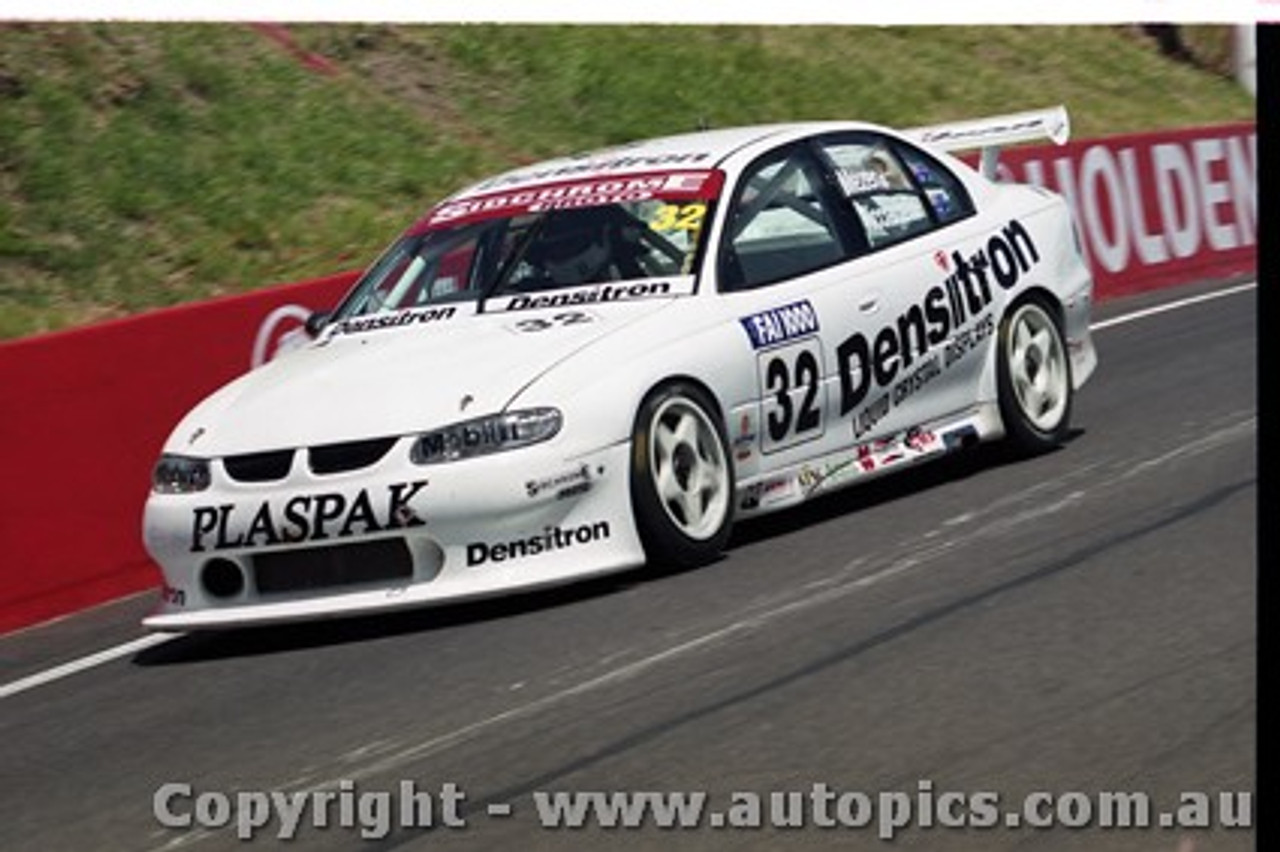 Bathurst FIA 1000 15th November 1999 - Photographer Marshall Cass - Code MC-B99-1059