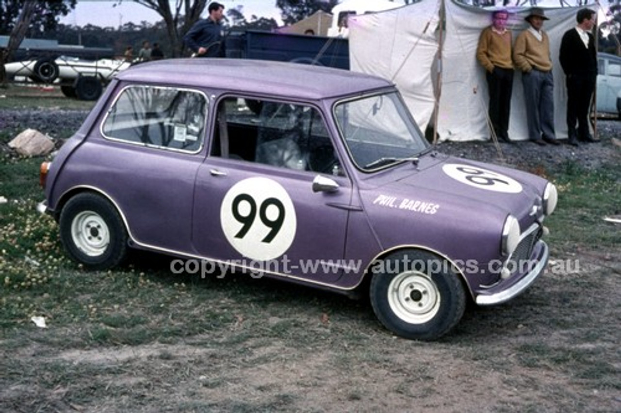 65124 - Phil Barnes, Morris 850 - Catalina Park Katoomba 1965