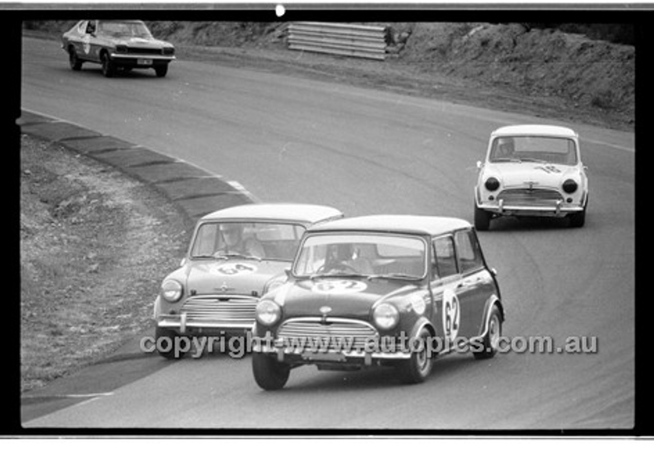 Robert Webb & Geoff Leeds Morris Cooper S - Amaroo Park 13th September 1970 - 70-AM13970-172