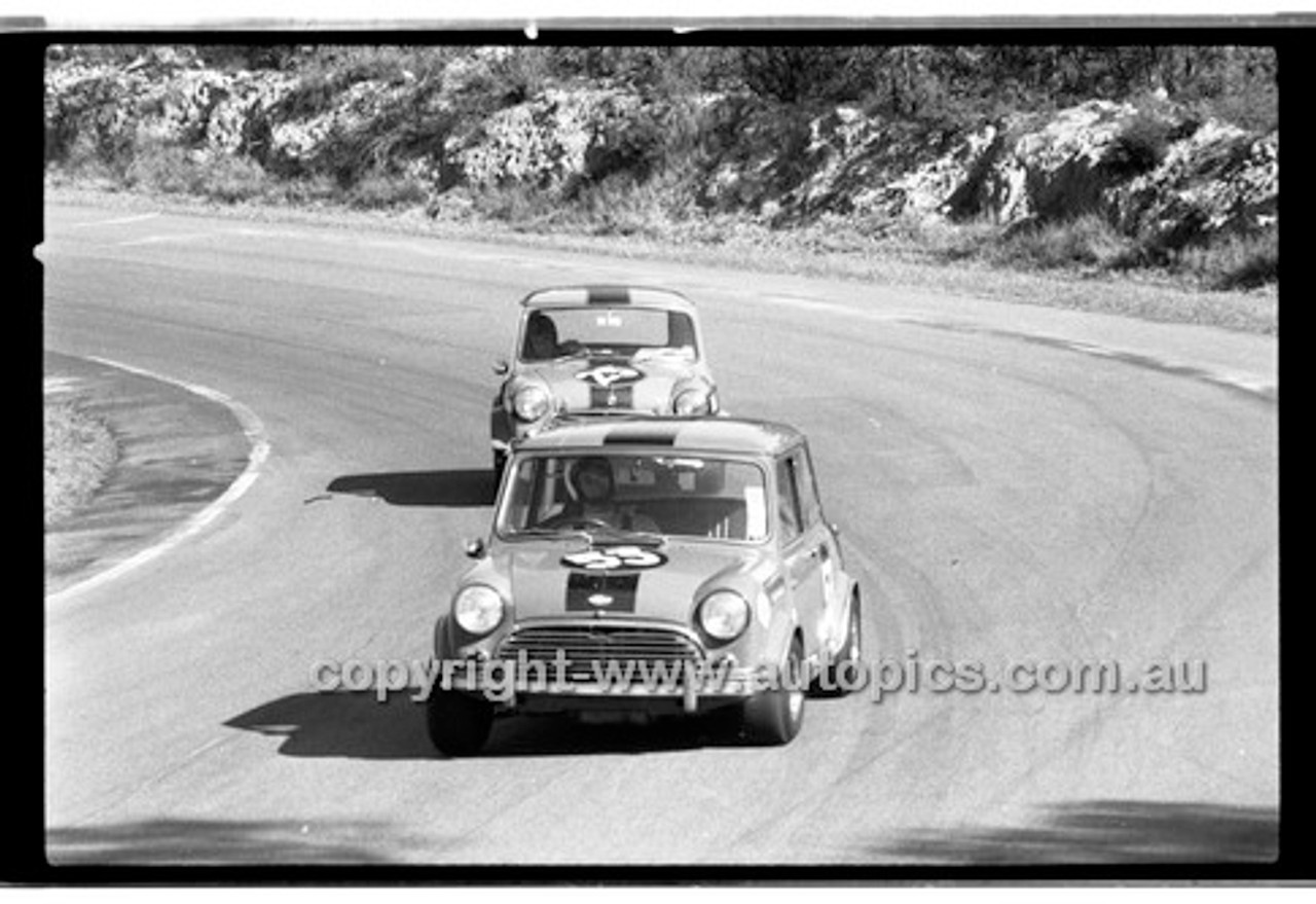 Lakis Manticas Morris Cooper S - Amaroo Park 31th May 1970 - 70-AM31570-072