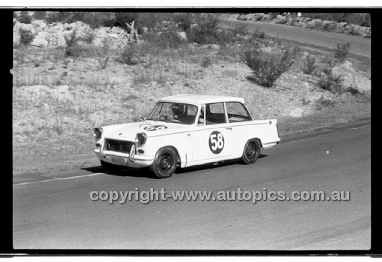 B. Keyte Triumph Herald - Amaroo Park 31th May 1970 - 70-AM31570-181