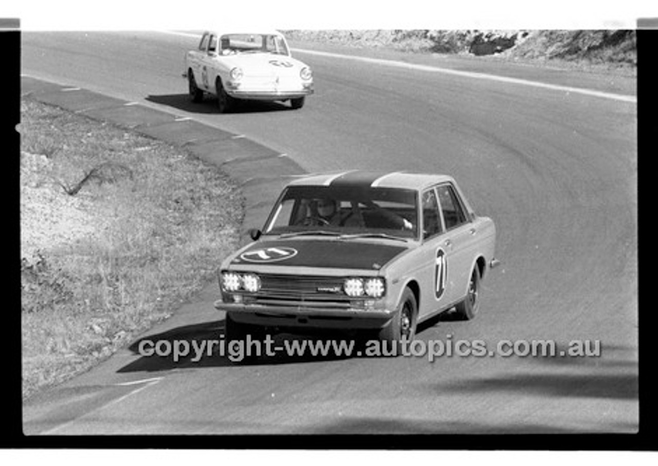 P. Thurgar Datsun 1600 - Amaroo Park 31th May 1970 - 70-AM31570-192