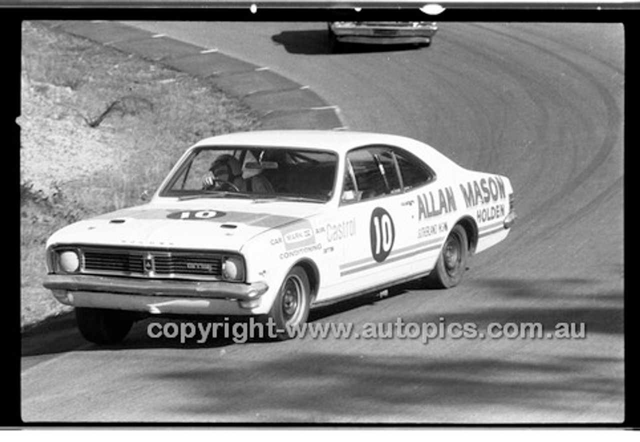 Bob Morris Monaro GTS 350 - Amaroo Park 31th May 1970 - 70-AM31570-224