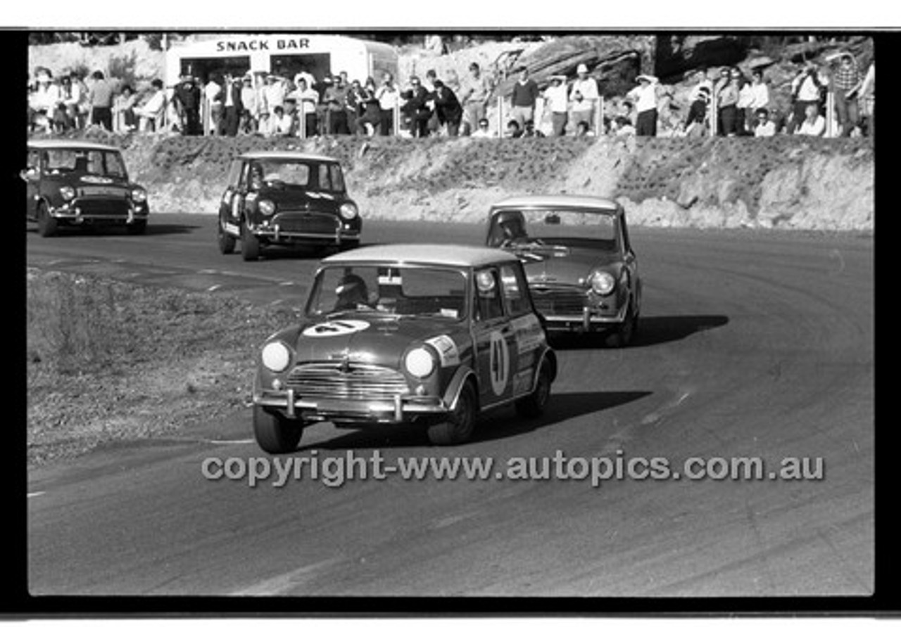 Don Holland Morris Cooper S - Amaroo Park 31th May 1970 - 70-AM31570-237