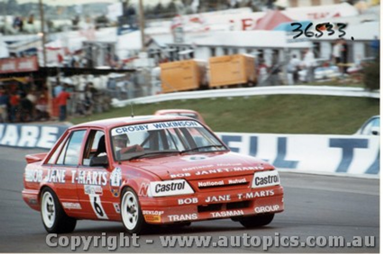 86712  -  G. Crosby / W. Wilkinson    Bathurst 1986  Commodore VK