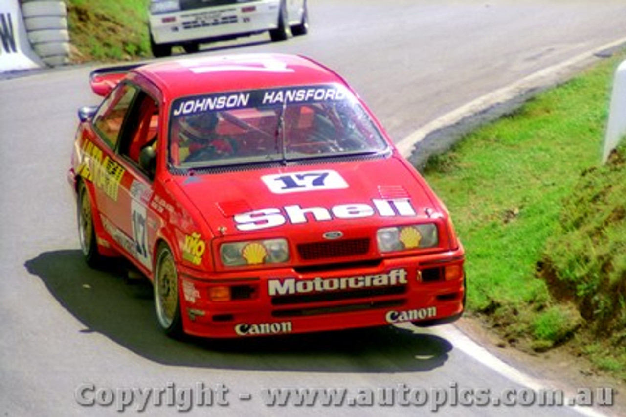 87716  -  Johnson / Hansford    Ford Sierra  Bathurst  1987