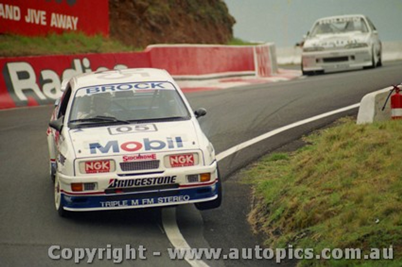 90705  -  P. Brock / A. Rouse    Bathurst 1990  Ford Sierra RS500