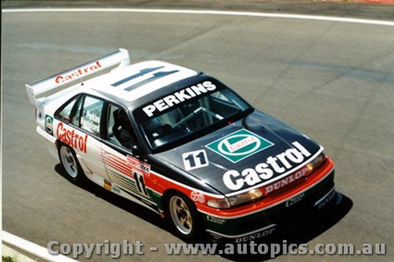 93701  -  L. Perkins / G. Hansford    Bathurst 1993  1st Outright  Holden Commodore VP