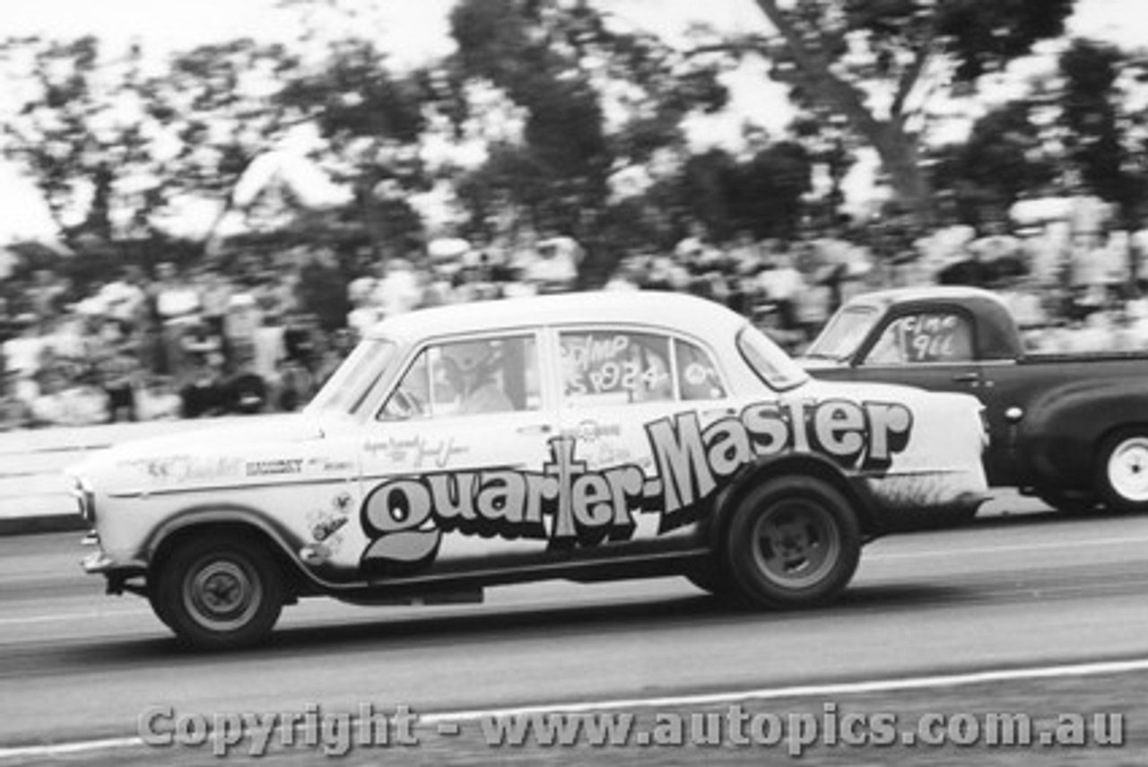 69910  -  Castlereagh Drags 1969 - Photographer David Blanch