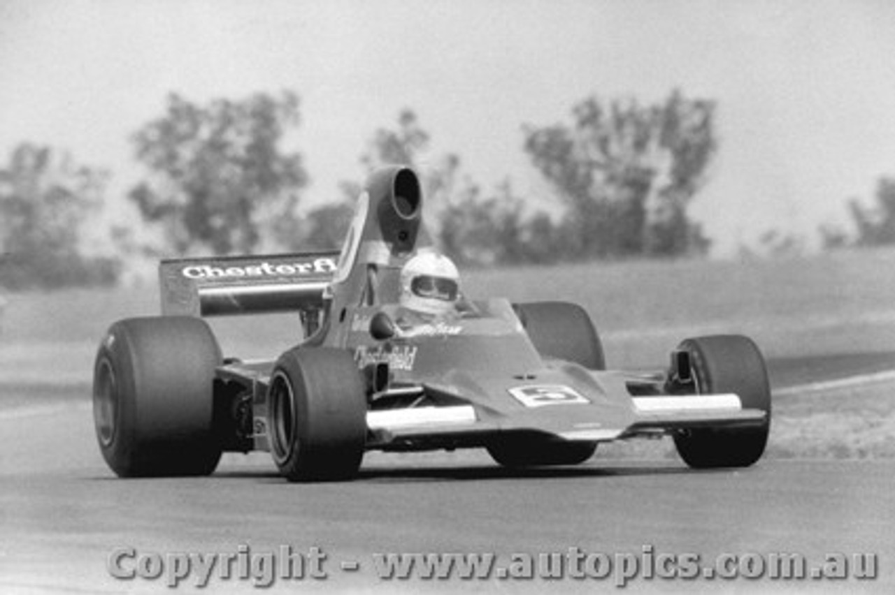 75605  -  K. Bartlett - Lola T400 Chev  -  Tasman Series 1975 - Oran Park