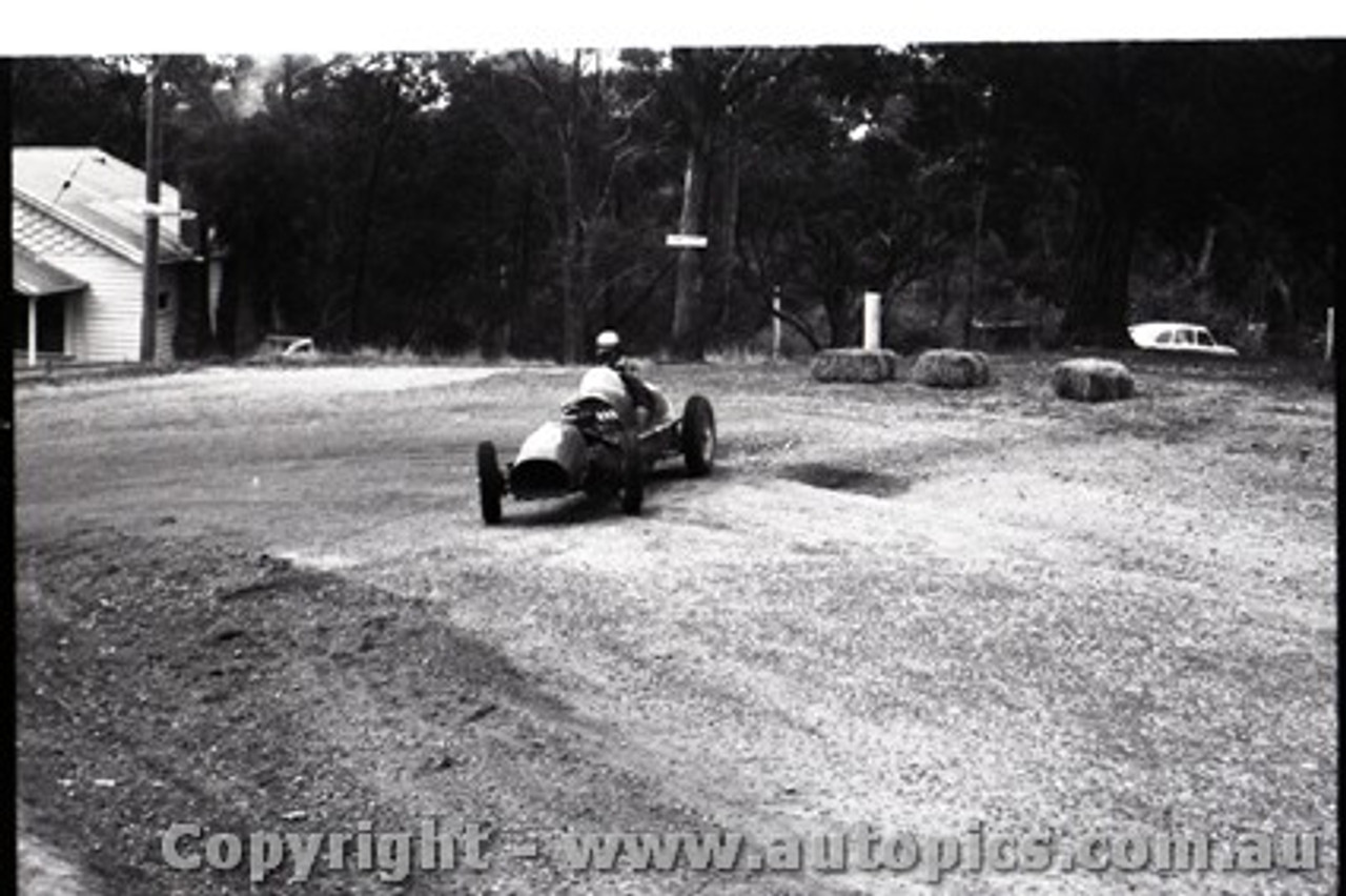 Hepburn Springs - All images from 1960 - Photographer Peter D'Abbs - Code HS60-22