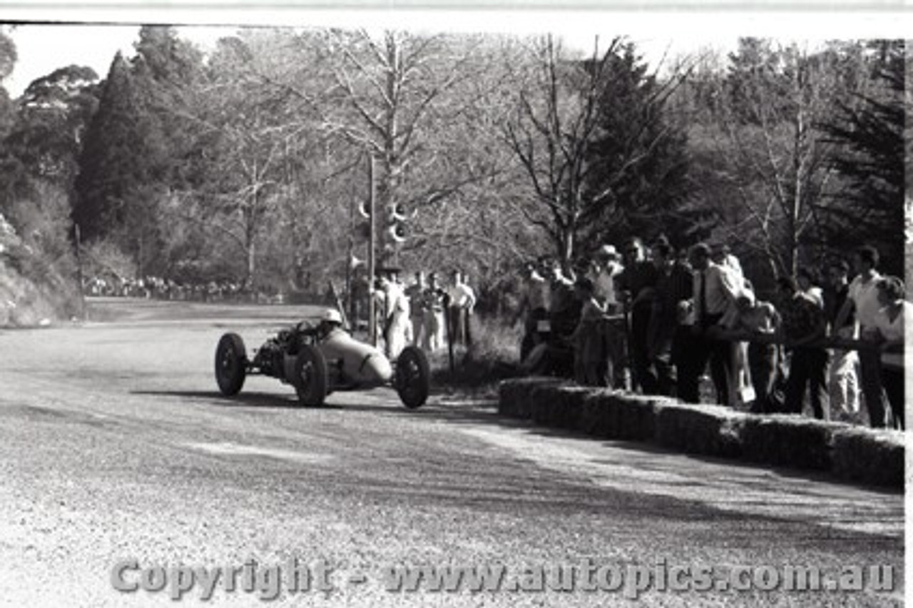 Hepburn Springs - All images from 1960 - Photographer Peter D'Abbs - Code HS60-43