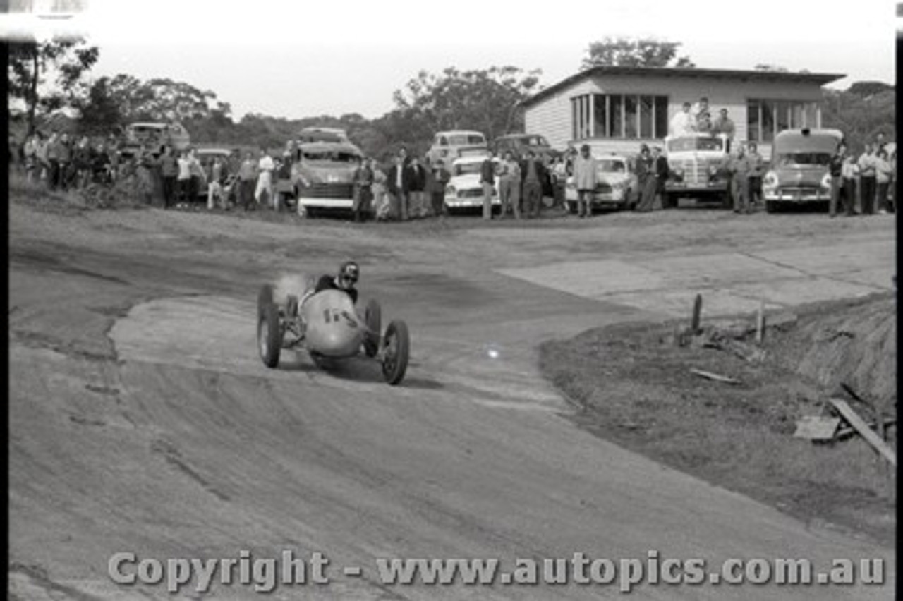 Hepburn Springs - All images from 1960 - Photographer Peter D'Abbs - Code HS60-68