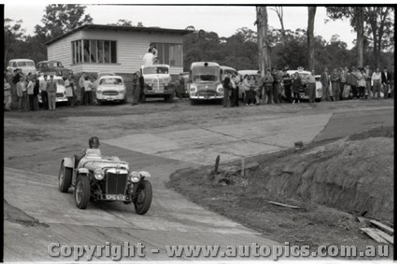 Hepburn Springs - All images from 1960 - Photographer Peter D'Abbs - Code HS60-72