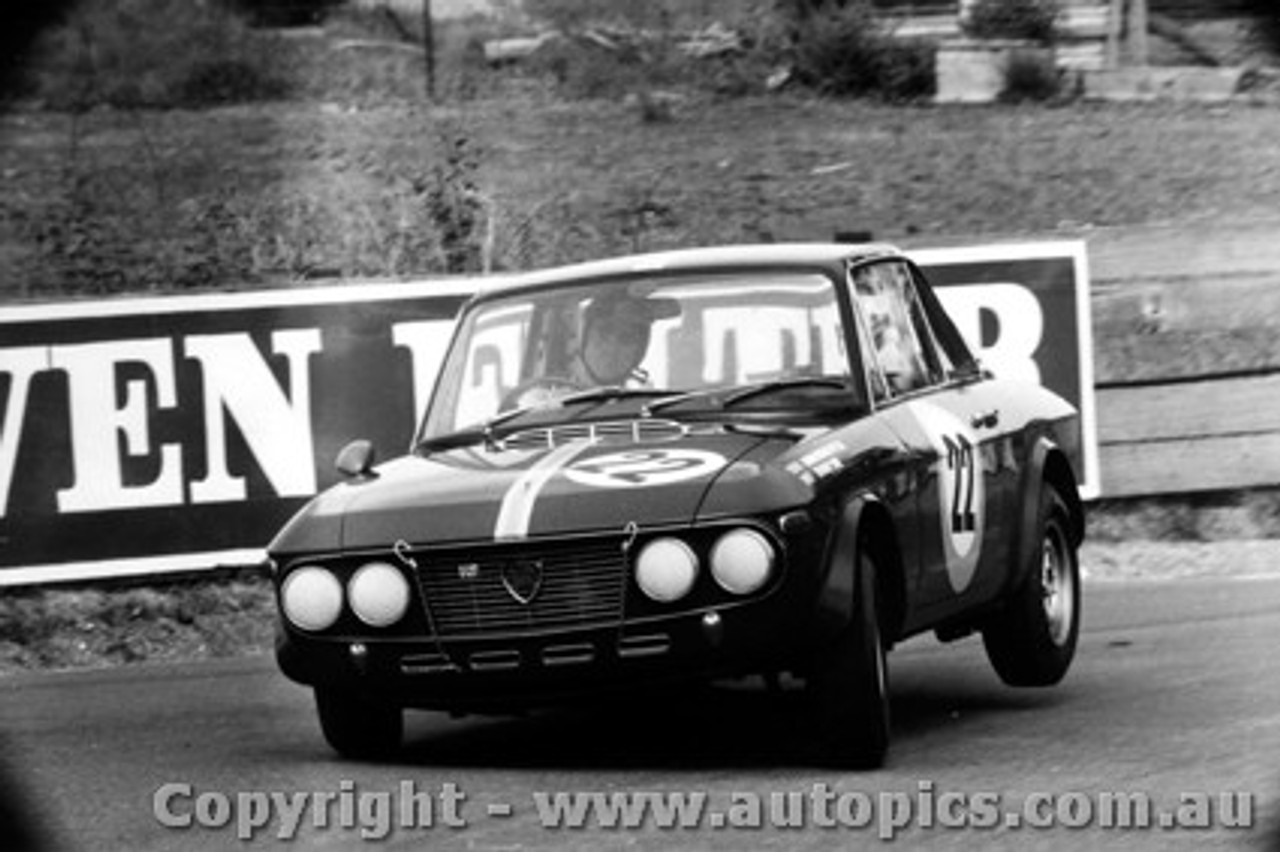 68042 - G. Ward Lancia Fulvia - Bathurst April 1968