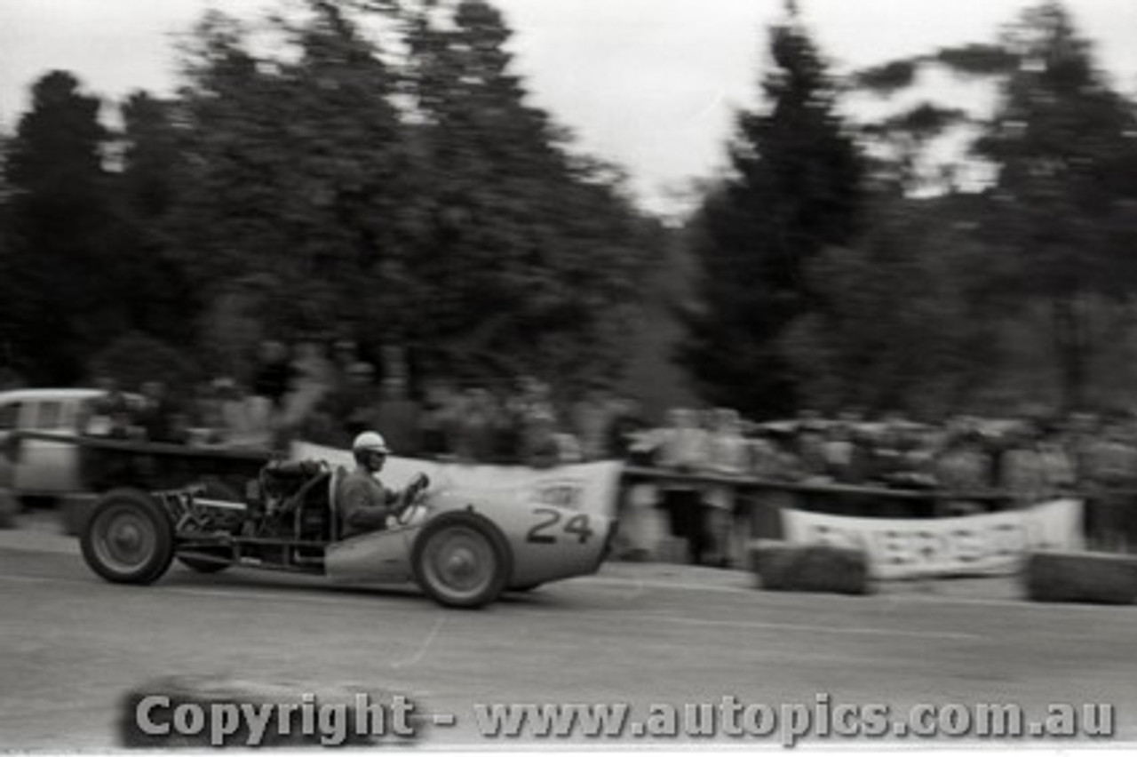 Hepburn Springs Hill Climb 1959 - Photographer Peter D'Abbs - Code 599113