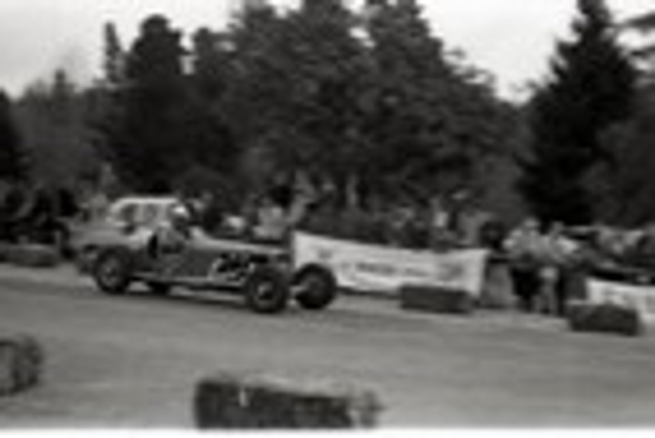 Hepburn Springs Hill Climb 1959 - Photographer Peter D'Abbs - Code 599114