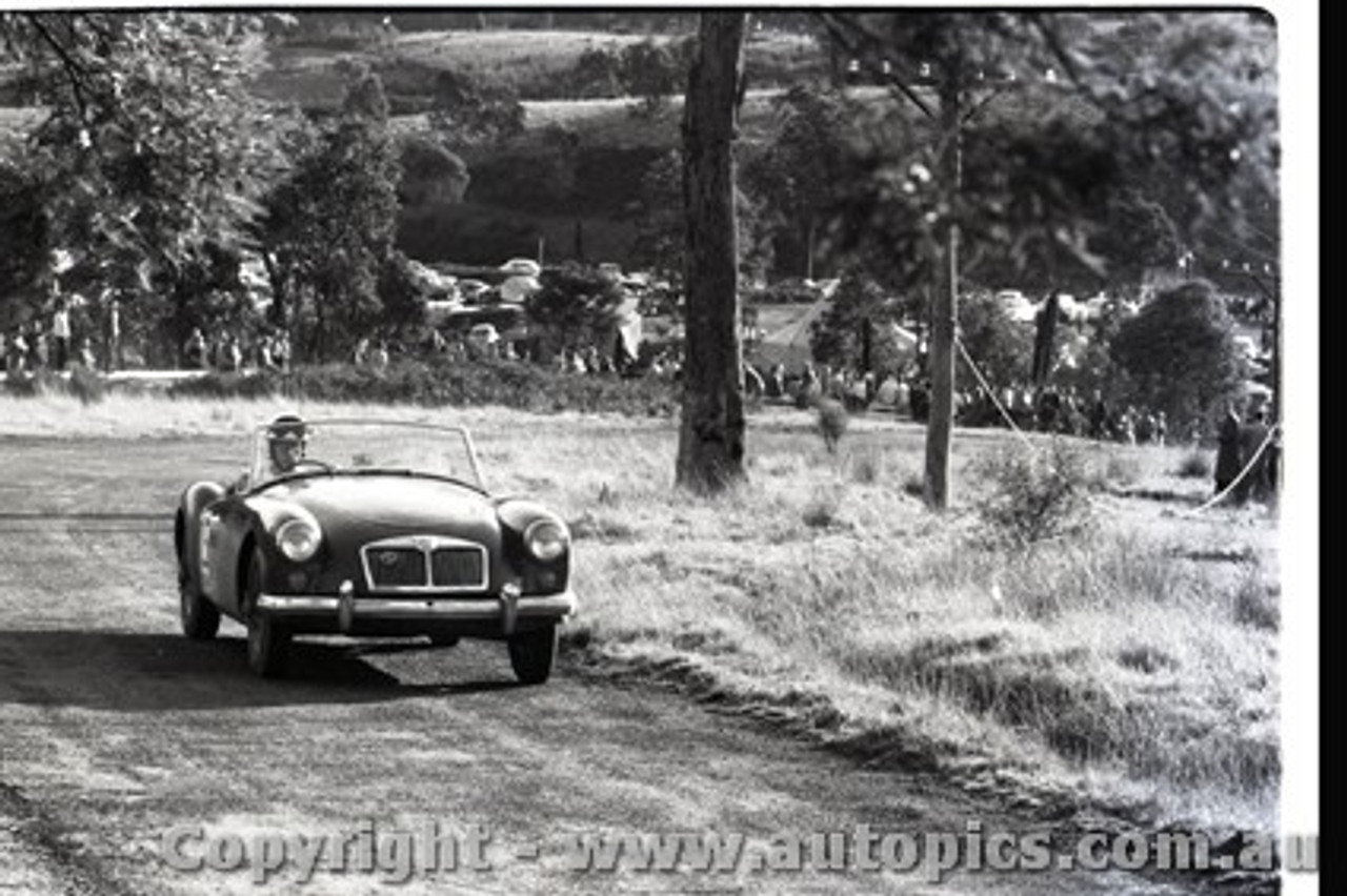 Rob Roy HillClimb 1959 - Photographer Peter D'Abbs - Code 599153