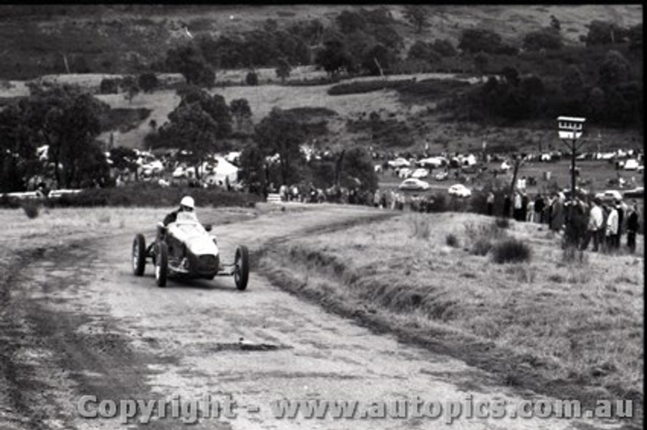 Rob Roy HillClimb 1959 - Photographer Peter D'Abbs - Code 599178