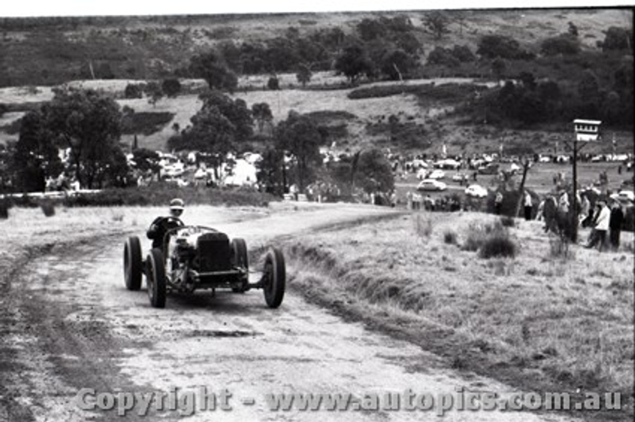 Rob Roy HillClimb 1959 - Photographer Peter D'Abbs - Code 599184