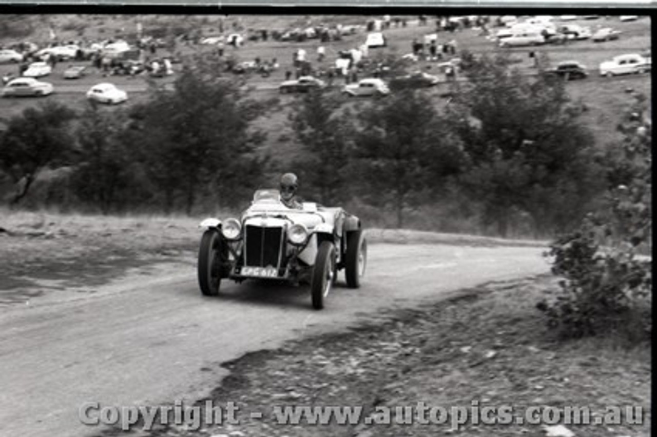 Rob Roy HillClimb 1959 - Photographer Peter D'Abbs - Code 599226