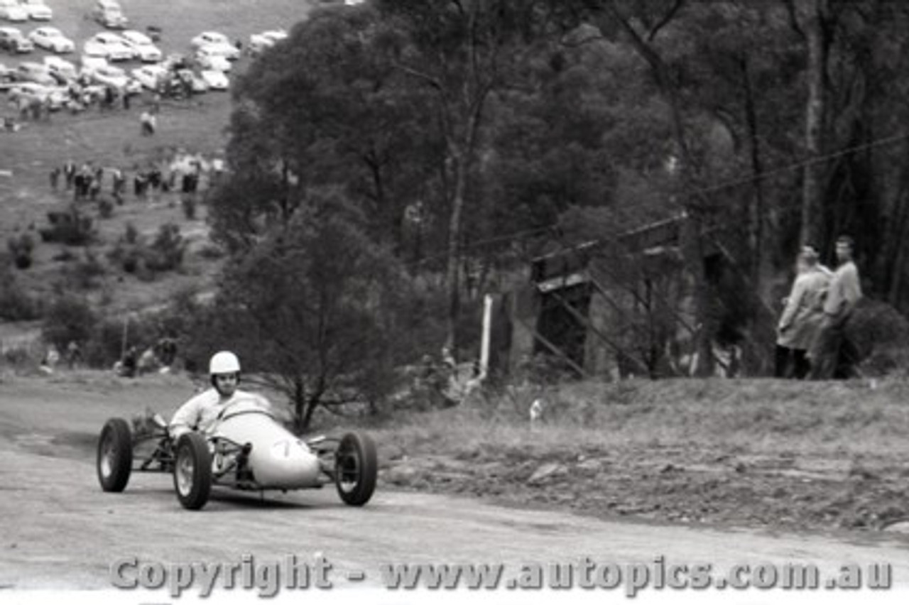 Templestowe HillClimb 1959 - Photographer Peter D'Abbs - Code 599350