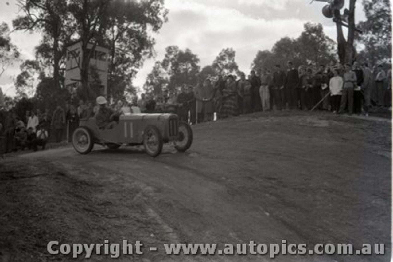 Templestowe HillClimb 1959 - Photographer Peter D'Abbs - Code 599405