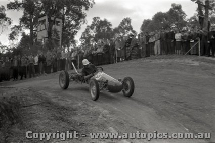 Templestowe HillClimb 1959 - Photographer Peter D'Abbs - Code 599408