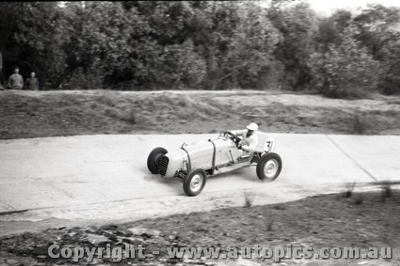 Templestowe HillClimb 1959 - Photographer Peter D'Abbs - Code 599415