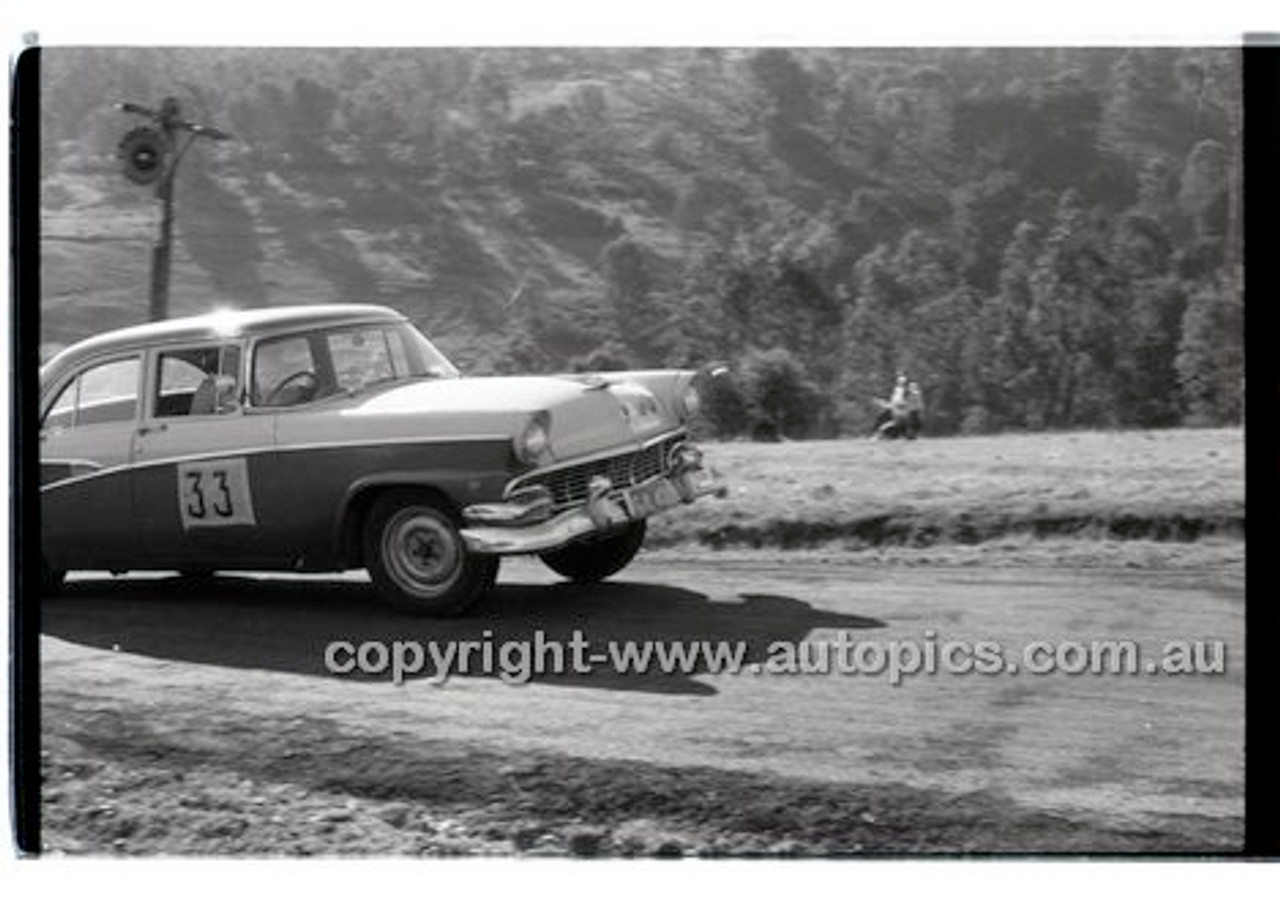 Rob Roy HillClimb 1st June 1958 - Photographer Peter D'Abbs - Code RR1658-013