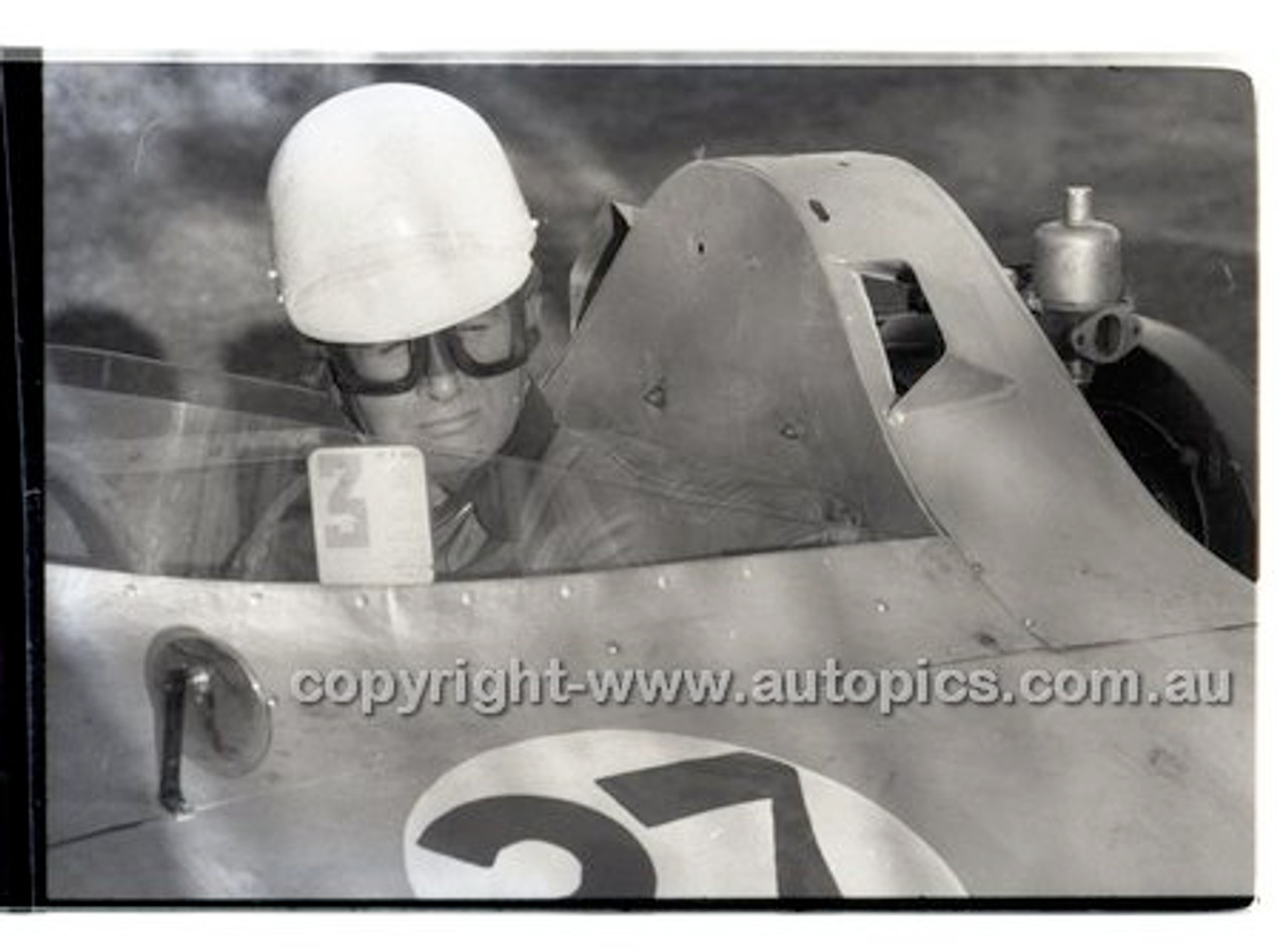 Rob Roy HillClimb 1st June 1958 - Photographer Peter D'Abbs - Code RR1658-018