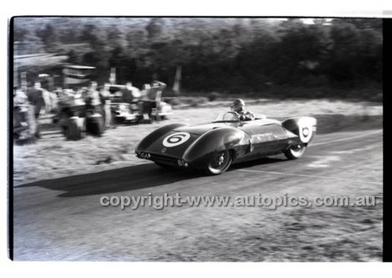 Rob Roy HillClimb 1st June 1958 - Photographer Peter D'Abbs - Code RR1658-019