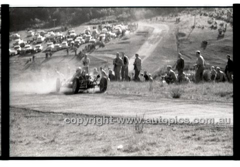 Rob Roy HillClimb 1st June 1958 - Photographer Peter D'Abbs - Code RR1658-038