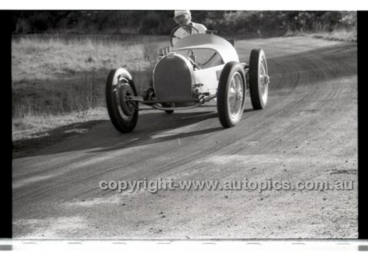 Rob Roy HillClimb 1st June 1958 - Photographer Peter D'Abbs - Code RR1658-052