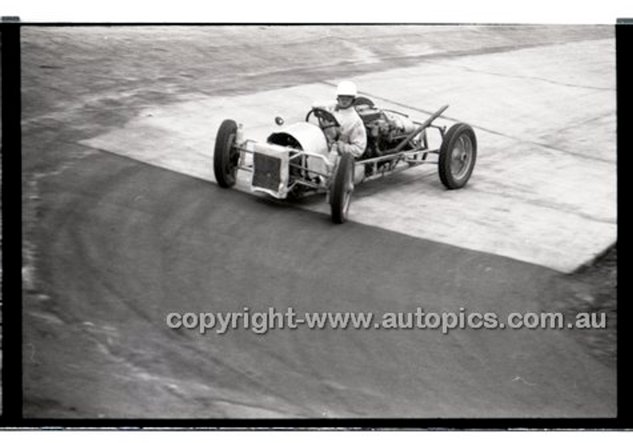 Rob Roy HillClimb 1st June 1958 - Photographer Peter D'Abbs - Code RR1658-064