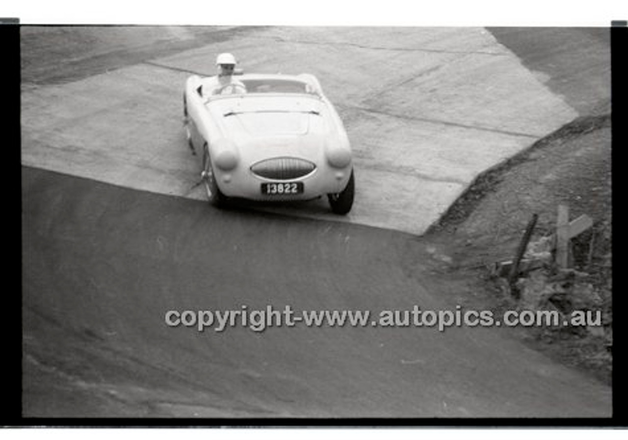 Rob Roy HillClimb 1st June 1958 - Photographer Peter D'Abbs - Code RR1658-065