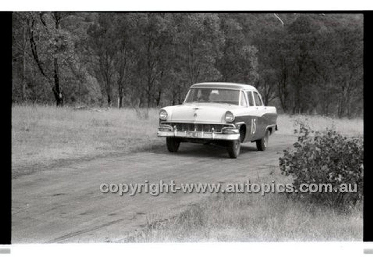 Rob Roy HillClimb 2nd February 1958 - Photographer Peter D'Abbs - Code RR1658-074