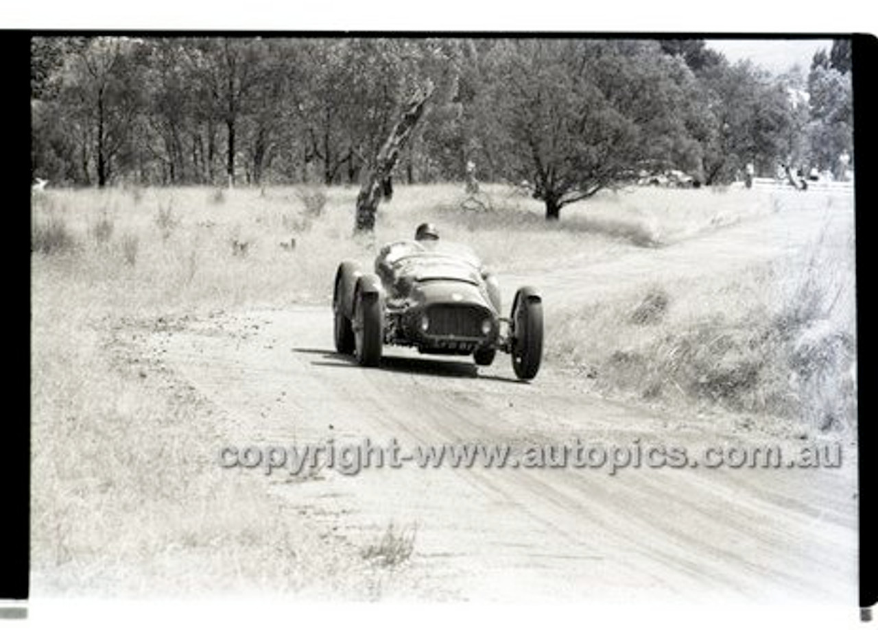 Rob Roy HillClimb 2nd February 1958 - Photographer Peter D'Abbs - Code RR1658-078