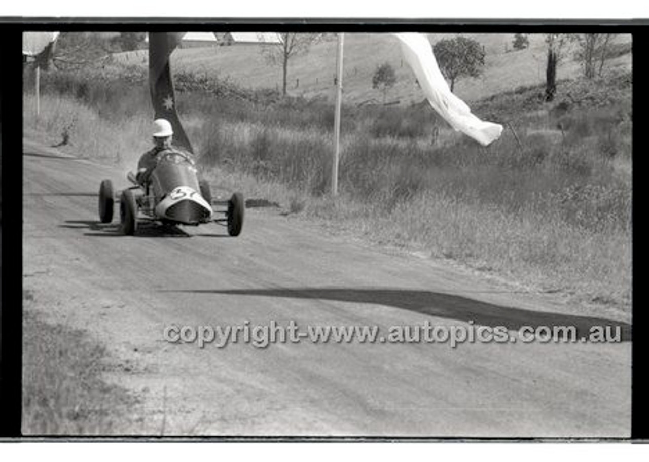 Rob Roy HillClimb 2nd February 1958 - Photographer Peter D'Abbs - Code RR1658-088