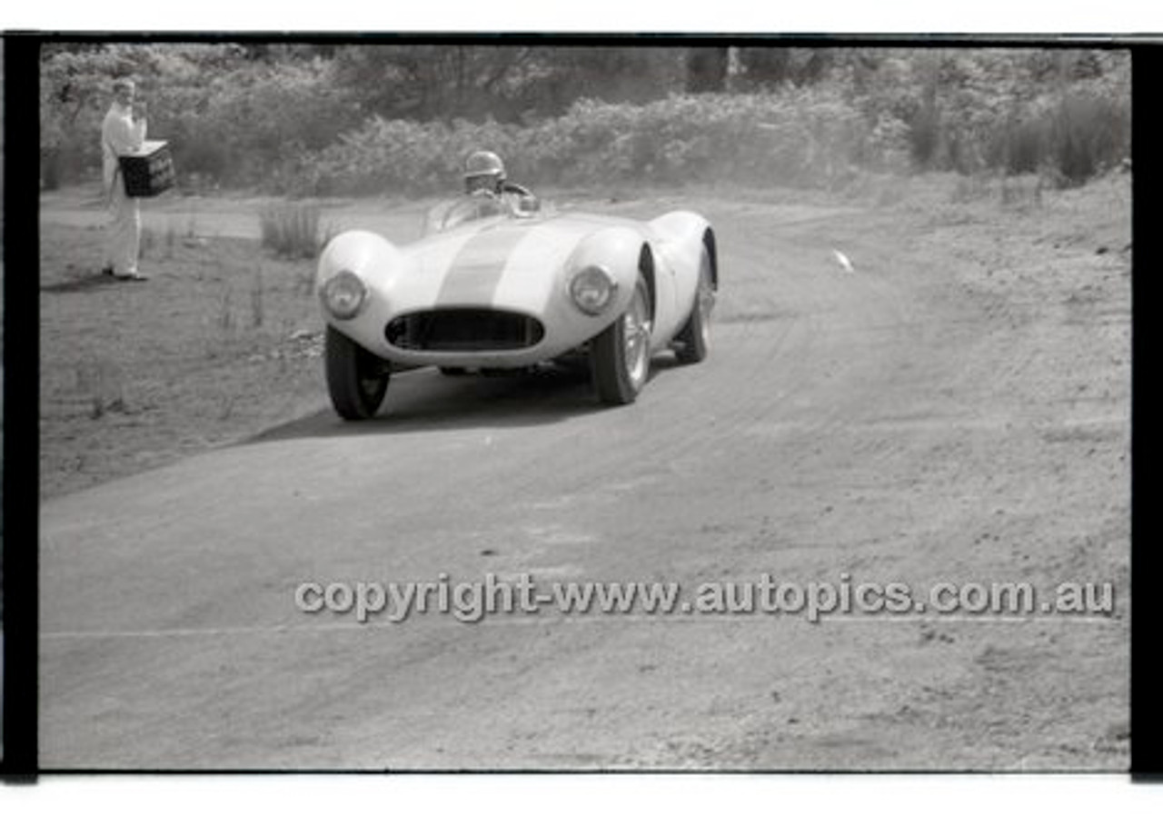 Rob Roy HillClimb 28th September 1958 - Photographer Peter D'Abbs - Code RR1658-210